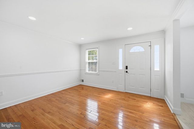 1214 FOX RUN PL, Woodbridge, VA 22191