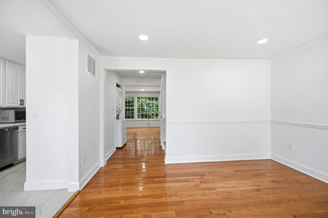 1214 FOX RUN PL, Woodbridge, VA 22191