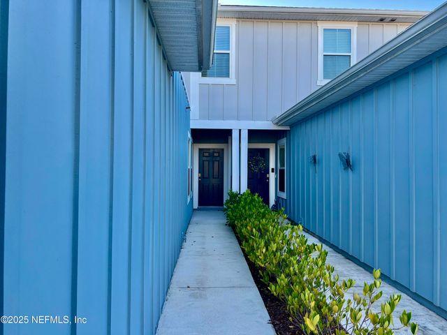 875 CAPITOL Parkway, Jacksonville, FL 32218