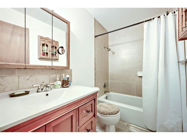 1837 Emery St, Longmont, CO 80501