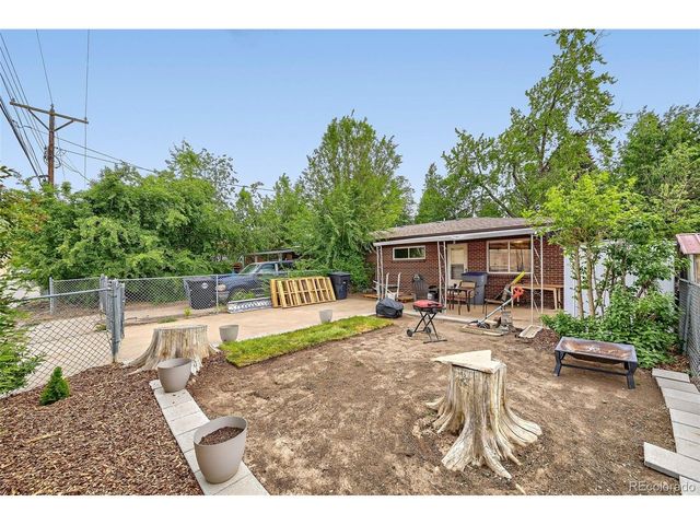 1837 Emery St, Longmont, CO 80501