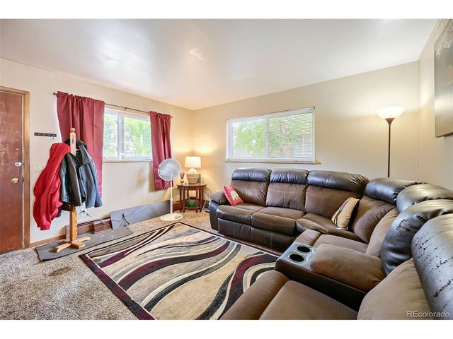 1837 Emery St, Longmont, CO 80501