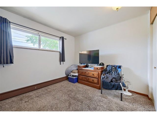 1837 Emery St, Longmont, CO 80501
