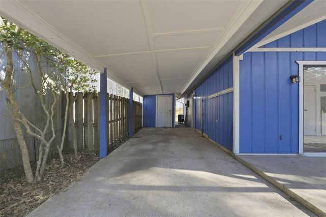 28600 Magnolia Court, Huntsville, TX 77320