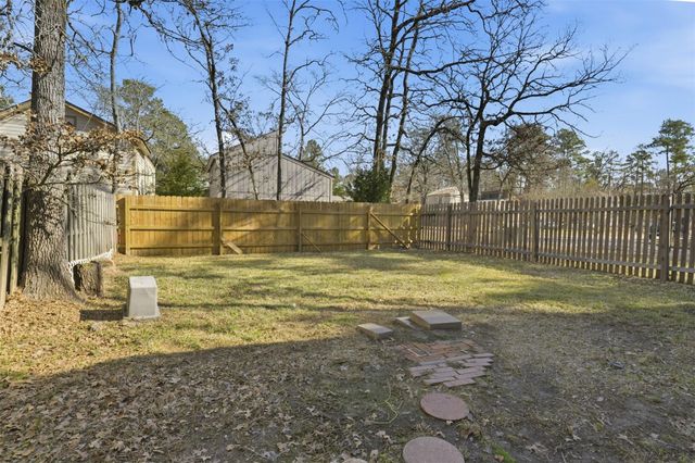 28600 Magnolia Court, Huntsville, TX 77320
