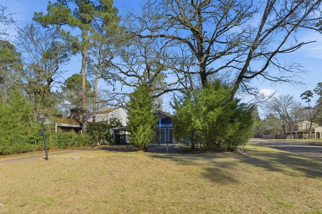 28600 Magnolia Court, Huntsville, TX 77320