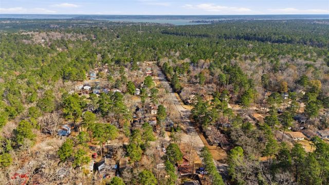 28600 Magnolia Court, Huntsville, TX 77320