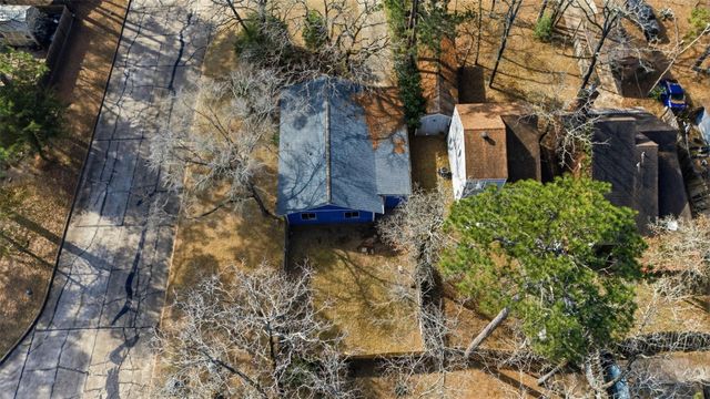 28600 Magnolia Court, Huntsville, TX 77320