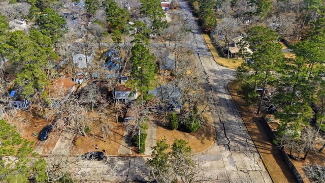 28600 Magnolia Court, Huntsville, TX 77320