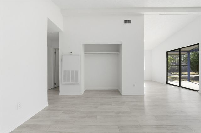 28600 Magnolia Court, Huntsville, TX 77320