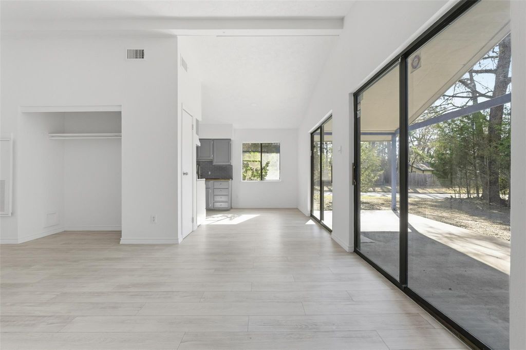 28600 Magnolia Court, Huntsville, TX 77320