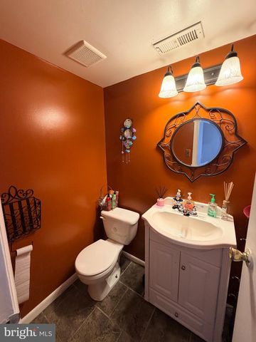 4936 OXFORD CT, Bensalem, PA 19020