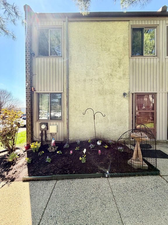 4936 OXFORD CT, Bensalem, PA 19020