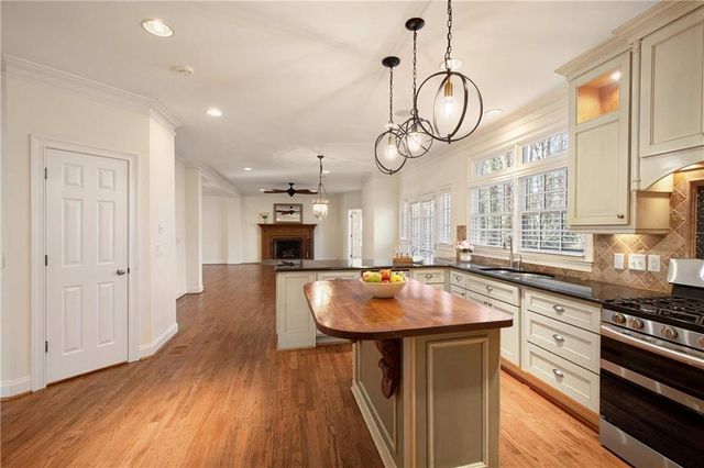 480 Saddlebrook Drive, Roswell, GA 30075