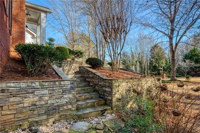 480 Saddlebrook Drive, Roswell, GA 30075