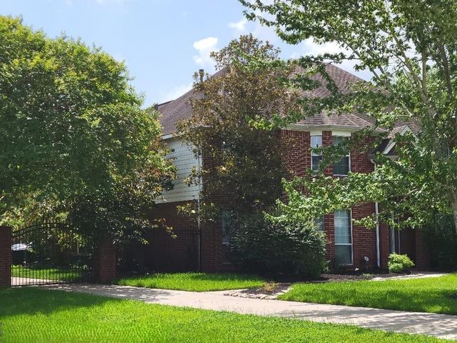 30318 E Legends Trail Drive, Spring, TX 77386