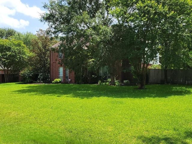 30318 E Legends Trail Drive, Spring, TX 77386