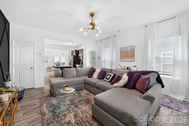1031 Plaza Walk Drive, Charlotte, NC 28215