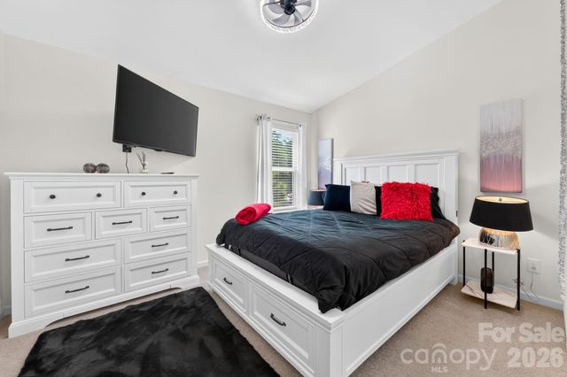 1031 Plaza Walk Drive, Charlotte, NC 28215