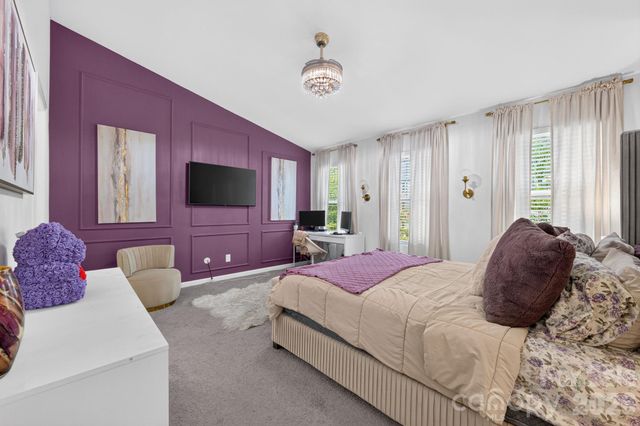 1031 Plaza Walk Drive, Charlotte, NC 28215