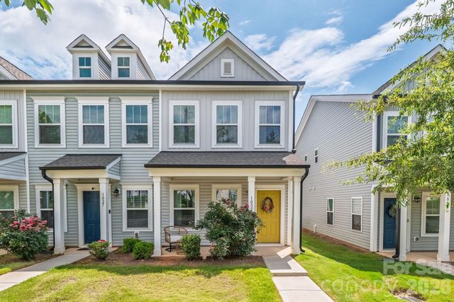 1031 Plaza Walk Drive, Charlotte, NC 28215