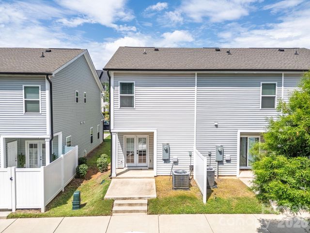 1031 Plaza Walk Drive, Charlotte, NC 28215