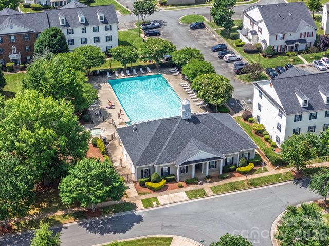 1031 Plaza Walk Drive, Charlotte, NC 28215