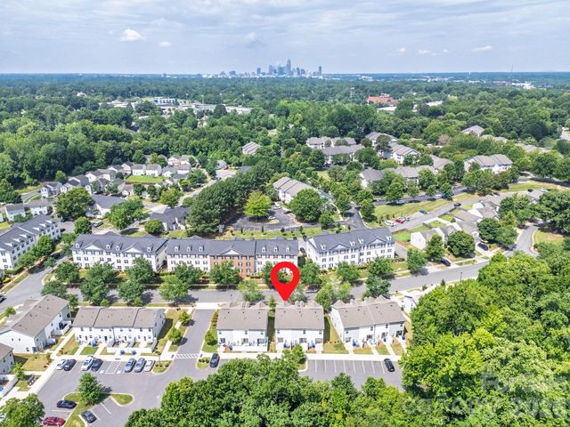 1031 Plaza Walk Drive, Charlotte, NC 28215