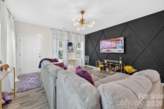 1031 Plaza Walk Drive, Charlotte, NC 28215