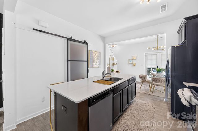 1031 Plaza Walk Drive, Charlotte, NC 28215