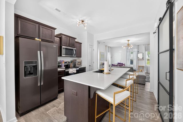 1031 Plaza Walk Drive, Charlotte, NC 28215