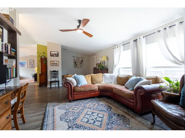 2225 TERRA LEA Ct, La Grande, OR 97850