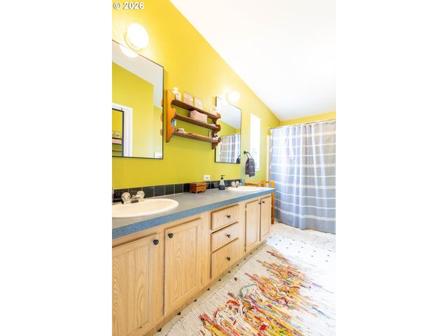 2225 TERRA LEA Ct, La Grande, OR 97850