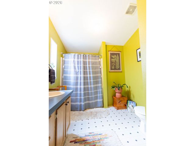 2225 TERRA LEA Ct, La Grande, OR 97850