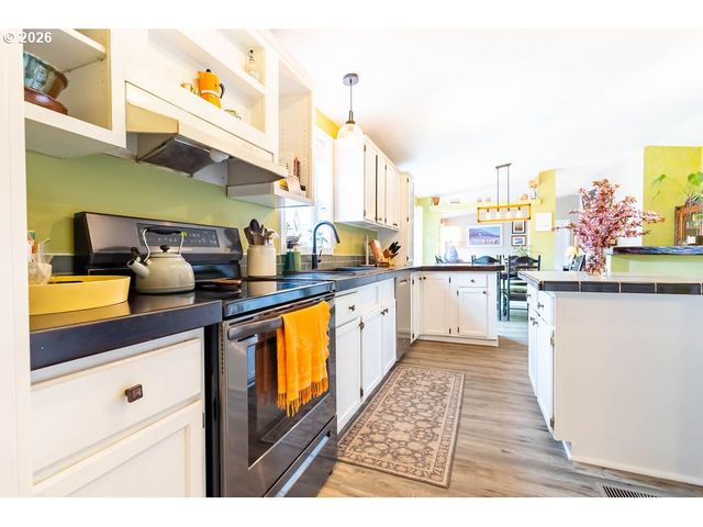 2225 TERRA LEA Ct, La Grande, OR 97850