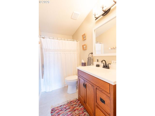 2225 TERRA LEA Ct, La Grande, OR 97850