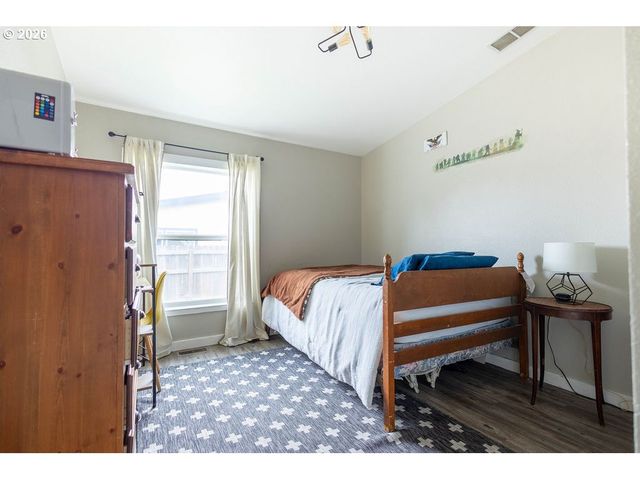 2225 TERRA LEA Ct, La Grande, OR 97850