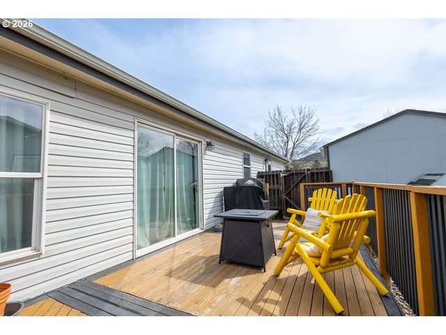 2225 TERRA LEA Ct, La Grande, OR 97850