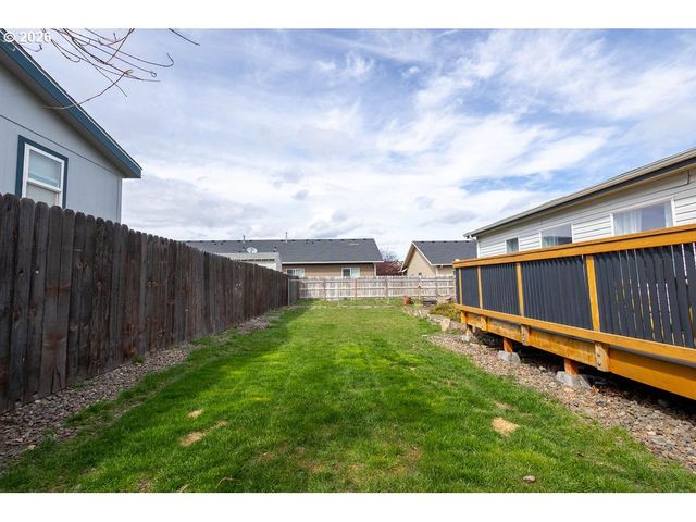 2225 TERRA LEA Ct, La Grande, OR 97850