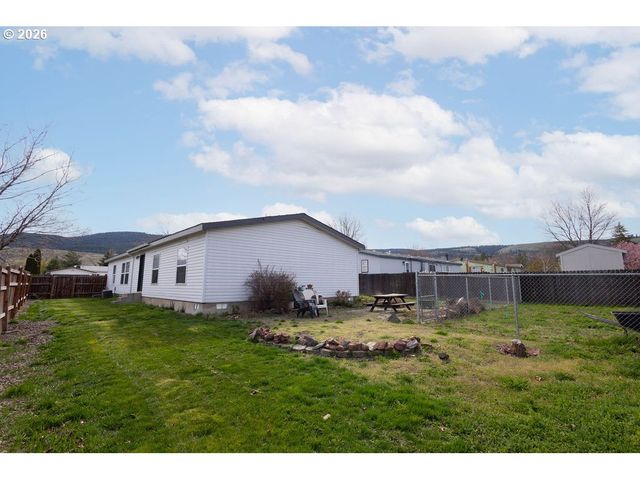 2225 TERRA LEA Ct, La Grande, OR 97850