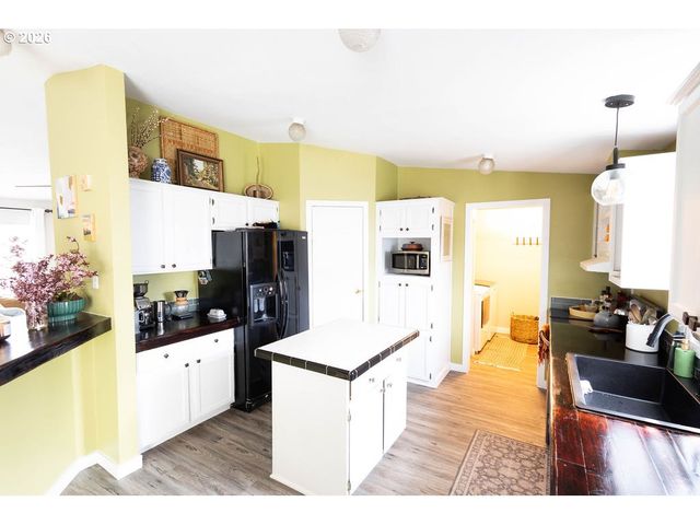 2225 TERRA LEA Ct, La Grande, OR 97850