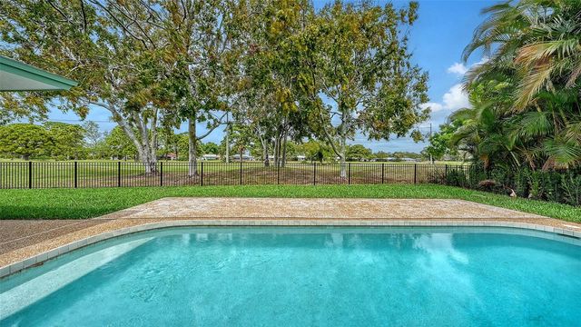 1967 BROOKHAVEN DRIVE, Sarasota, FL 34239