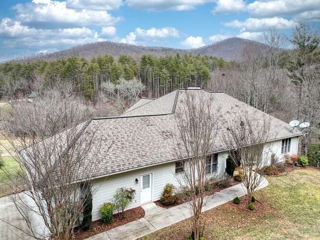 105 Carroll Lake Lane, Hayesville, NC 28904