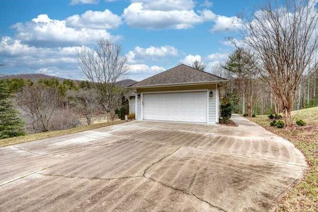 105 Carroll Lake Lane, Hayesville, NC 28904