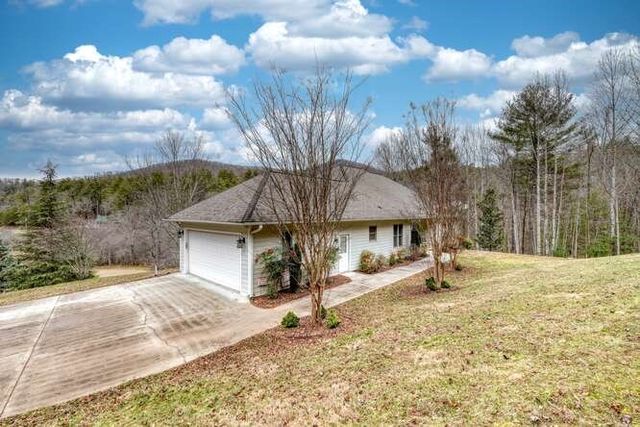 105 Carroll Lake Lane, Hayesville, NC 28904