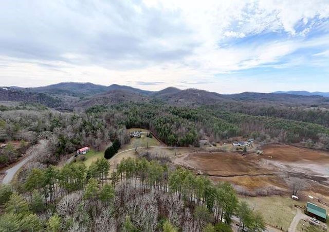 105 Carroll Lake Lane, Hayesville, NC 28904
