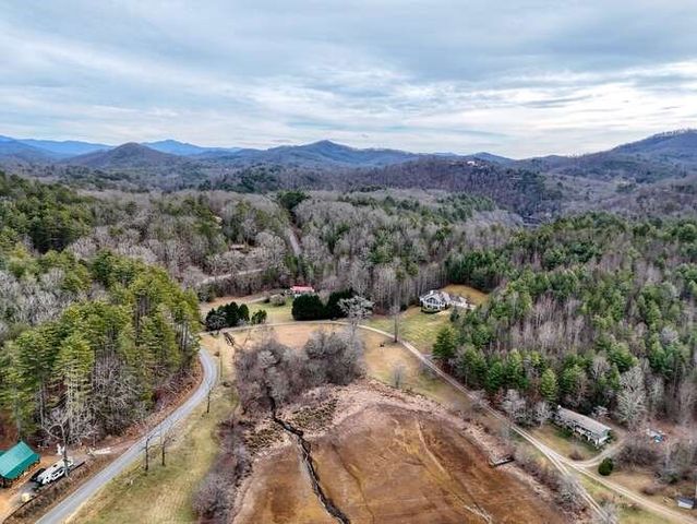 105 Carroll Lake Lane, Hayesville, NC 28904