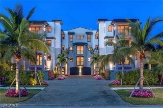 985 8th AVE S 102, Naples, FL 34102