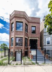 3651 W Grenshaw Street, Chicago, IL 60624