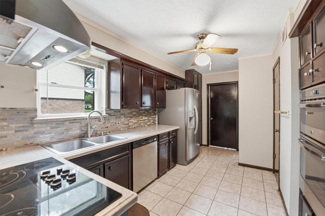 8115 Theisswood Road, Spring, TX 77379